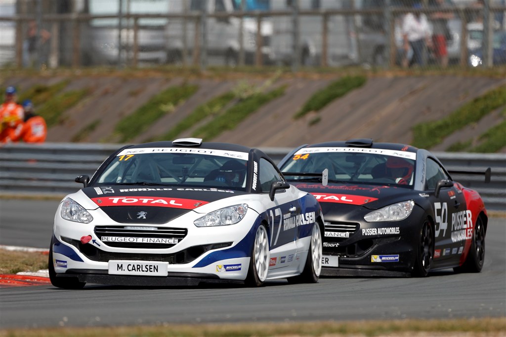 Michael Carlsen kørte sig frem i rækkerne på Circuit du Val de Vienne
(Foto: François Flamand)